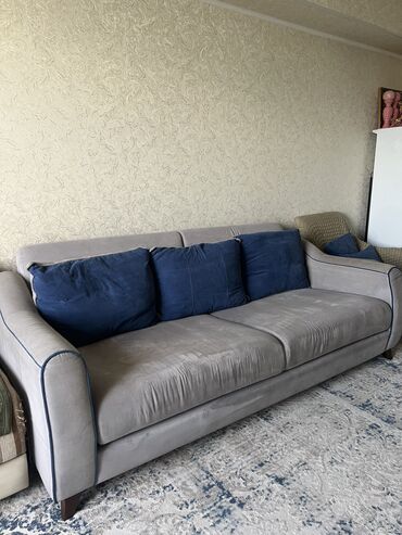 мебель корпусная: Диван-кровать, цвет - Серый, Б/у