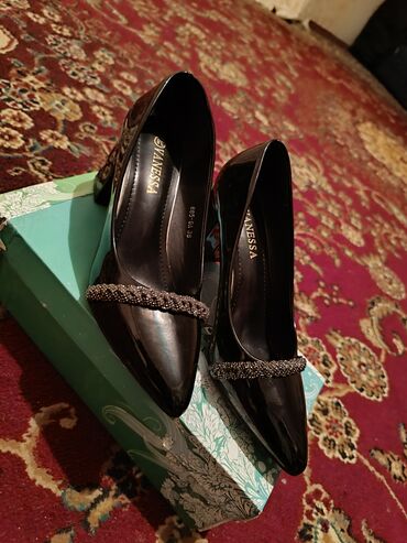 обувь 28 размер: Туфли 38.5, цвет - Черный