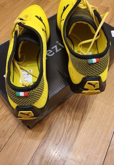 Krasofkalar və idman ayaqqabıları: Puma Ferrari idman ayyaqabı. Türkiyədən alınıb. Orijinaldı. Ölçüsü — 9