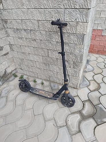 Samokatlar: Şəhər daxili rahat hərəkət üçün mexaniki skuter. Xüsusiyyətlər: - — 1