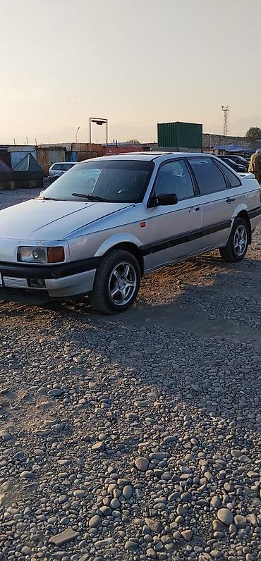 atego 818: Volkswagen Passat: 1988 г., Механика, Бензин, Седан — 4