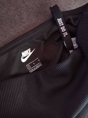 crop top majice na bretele: Nike, M (EU 38), Jednobojni, bоја - Crna