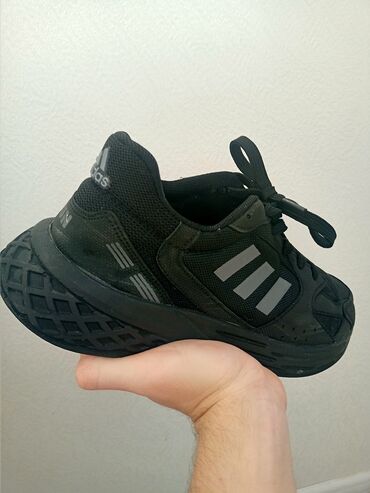 zhenskie sandali adidas adilette: Adidas Krasofka Çox münasib ideal seçimdir 43 razmer yazılıb ama məni