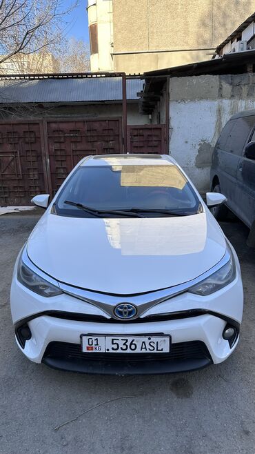 Toyota: Toyota Corolla: 2016 г., 1.8 л, Вариатор, Гибрид, Седан