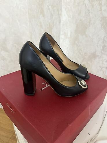 tufliler 2020: Qadın klassik açıq burunlu tufli - Brend: Salvatore Ferragamo - Rəng — 1