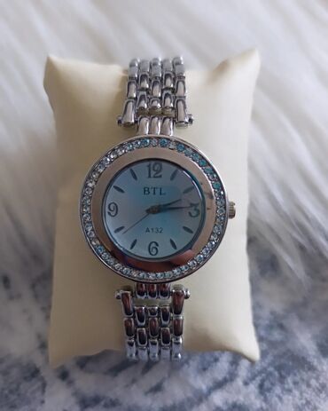 sat sa dijamantima: Classic watch, Female