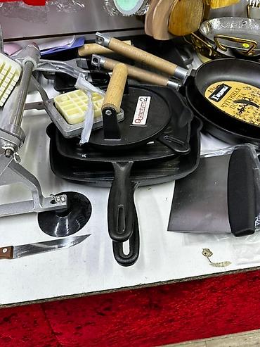 Сковородки: Чугунная сковорода с литой ручкой - Материал: цельнолитой чугун. - — 8