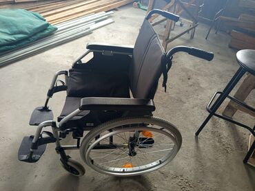 Xəstələr üçün unitazlar: Meyra əlil arabası - Brend: MEYRA - Rəng: qara oturacaq və arxalıq — 5