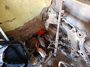 Другие детали ходовой части: Запчасти от Lexus ES330, 2004 г. В наличии разборные элементы кузова — 3