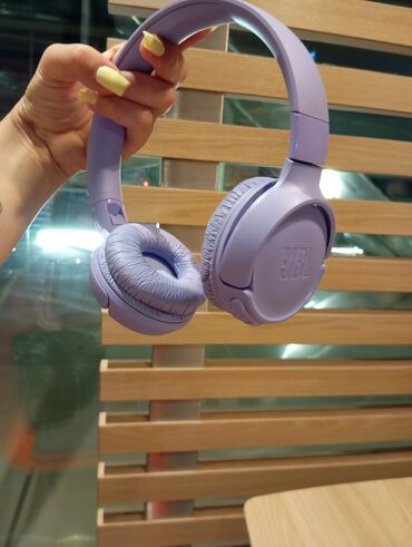 jbl tune: Yeni alınmış (JBL qulaqciq) məhsuldur.Istifadə olunub cəmi 1