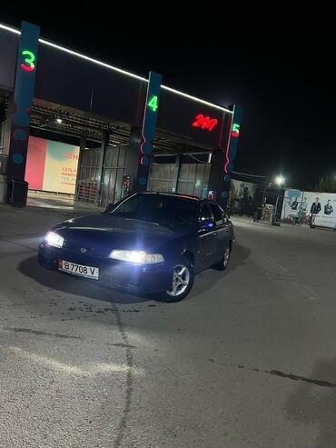 зеркало на рекс: Mazda 626: 1996 г., 1.8 л, Механика, Бензин, Седан