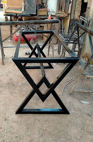 Restoran mebeli: H&H Doors masaların sifarişle yığılması — 2