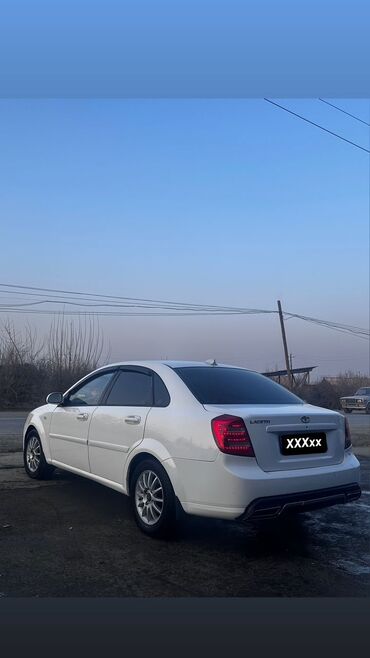 расрочкага машина берилет: Daewoo Lacetti: 2004 г., 1.6 л, Автомат, Бензин, Седан