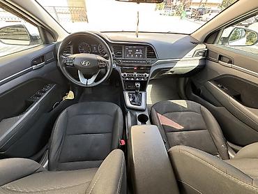 Продажа авто: Hyundai Elantra: 2019 г., 2 л, Автомат — 8
