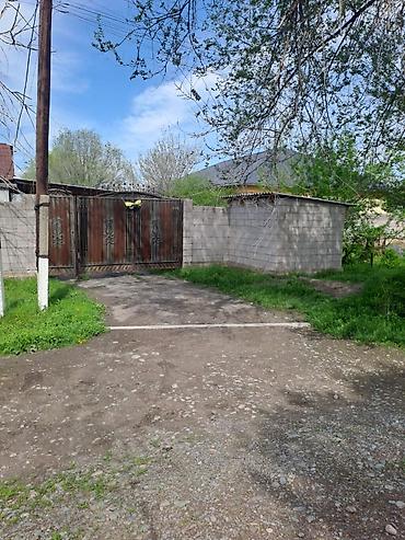 Продажа коттеджей и домов: Продаётся частный дом с участком. - Участок огорожен капитальным — 1