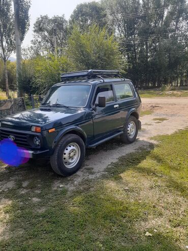 двигатель нива: Полноприводный внедорожник Lada Niva Legend в тёмно-зелёном цвете
