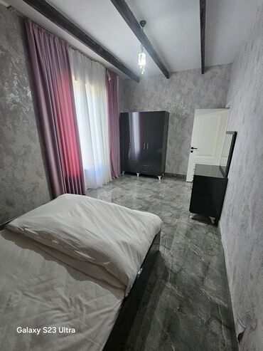 Günlük kirayə evlər: 60 kv. m, 3 otaqlı — 15