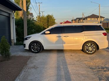 Kia: Kia Carnival: 2017 г., 2.2 л, Автомат, Дизель, Минивэн