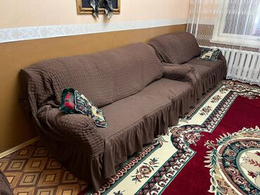 пушистые ковры: Комплект мягкой мебели, Б/у, цвет - Красный