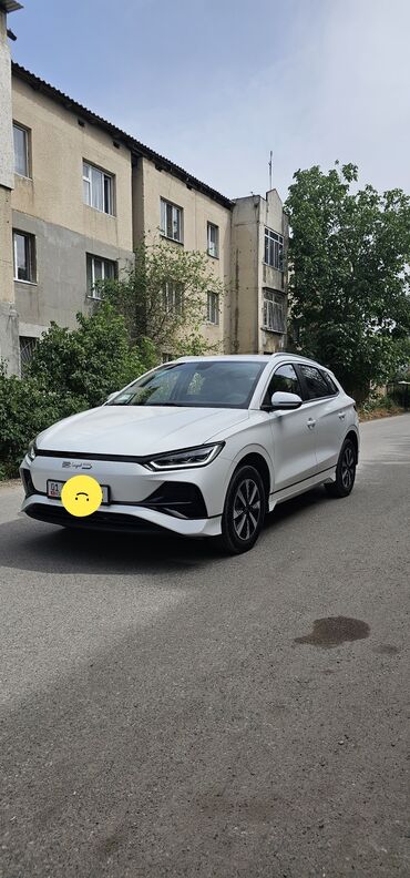 byd e2 цена: BYD : 2024 г., 0.9 л, Робот, Электромобиль, Хэтчбэк