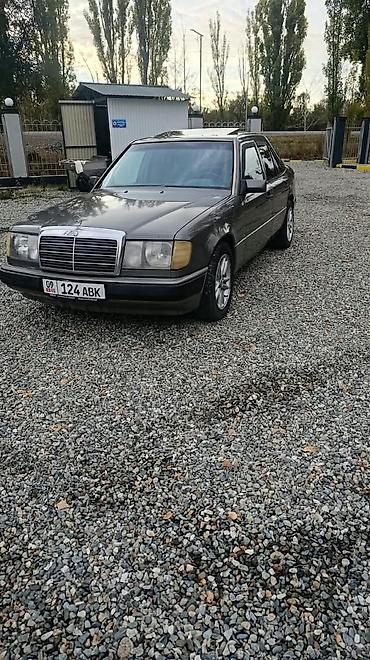Транспорт: Mercedes-Benz W124: 1993 г., 2 л, Механика, Бензин, Седан — 3