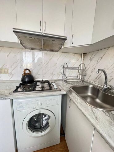 Uzunmüddətli kirayə mənzillər: Şəhərin prestij yerində yerləşir. Koroğlu Rəhimiv küçəsi ilə qalxanda — 11