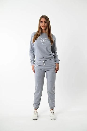 Gornji i donji deo: Ženski komplet trenerke – duks + donji deo - Model: jednobojni — 7