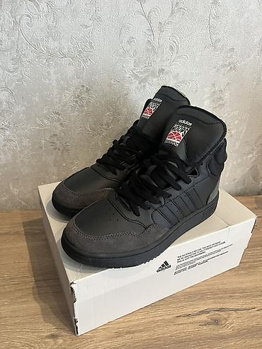 Мужская обувь: Adidas Hoops 3.0 Mid – kişi basketbol stilində idman ayaqqabısı — 2