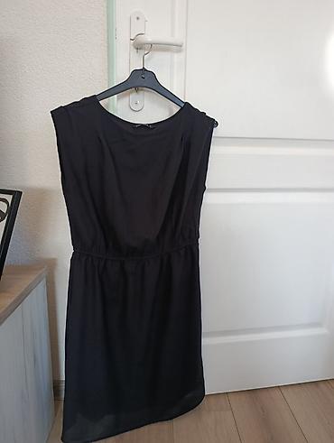 Personal Items: Elegantna crna haljina bez rukava - Klasican kroj sa okruglim izrezom — 1