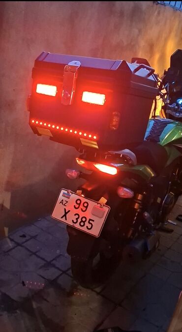 Şin və təkərlər: Motosiklet bagajı satılır super yığılmış vezyetde içi çexolludu 45 lt