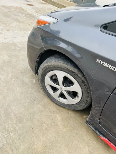 Toyota: Toyota Prius: 1.8 l | 2015 il Hetçbek — 12