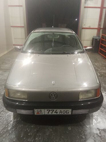 б у рейлинги багажник на хундай туксон бишкек: Классический седан Volkswagen Passat, выполненный в светло-сером