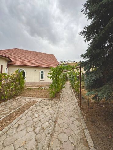 Долгосрочная аренда домов: 220 м², 6 комнат — 6