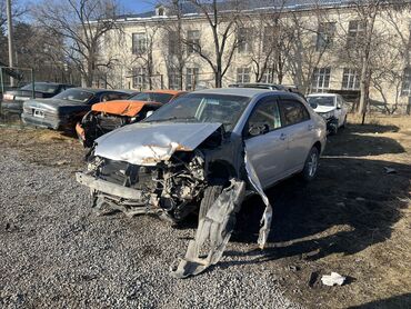 знак аварийной остановки: Toyota Corolla: 2002 г., 1.5 л, Автомат, Бензин, Седан