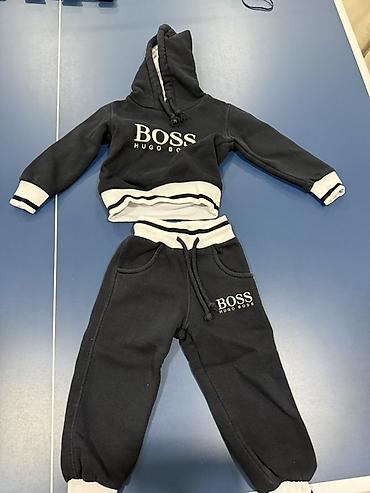 flis celovecek: Uşaq idman dəsti – BOSS (HUGO BOSS) - İki hissəli dəst: kapüşonlu — 1