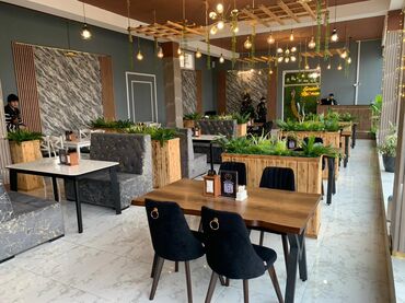 Restoran, kafelər: Hazır restoran satılır. Hal hazırda fəaliyyətdədir. Yeri tam — 3
