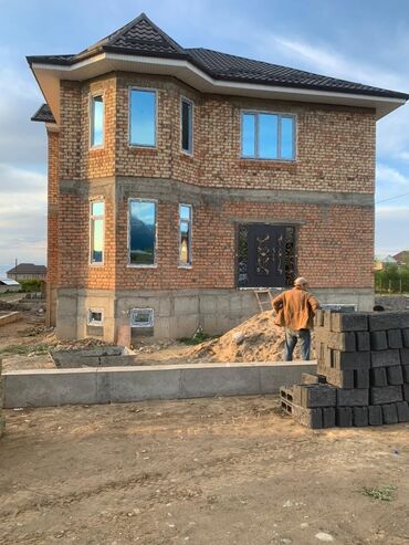 Пластиковые окна на заказ: Пластиковое окно на заказ, Тип окна: Форточка, Стандартные, Фасадные, Декоративные особенности: Фрамуга, Бесплатная установка, В рассрочку — 15