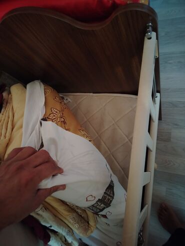 Qida məhsulları: Oğlan və qız üçün, Dördbucaq, Beşik, Dəst ilə, Matras ilə, Yellənmə mexanizmsiz