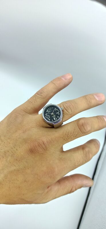 часы кварцевые: Продается часы на палец, кольцо