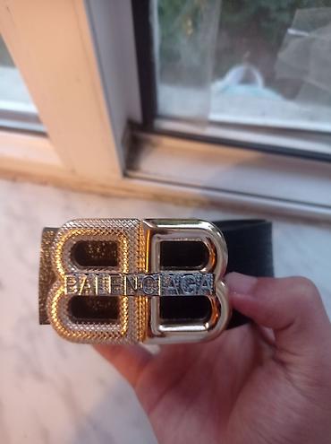 qizil sırğa: Balenciaga üslubunda qara kəmər - Rəng: qara - Toka: iri, qızılı — 1