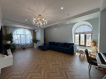английский квартл: 3 комнаты, 152 м², 13 этаж — 1