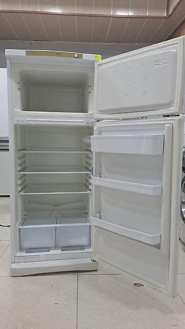təzə soyuducular: Indesit iki kameralı soyuducu - Üst hissədə dondurucu bölmə, əl — 1