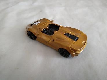 plavi sat: Hot Wheels McLaren Elva 2021,oko 1:64 Malaysia,ocuvan — 3