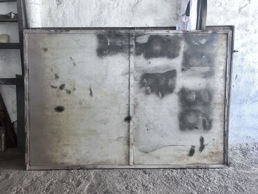 краска для ремонта: Продаю лист, железо, ворота СССР размер 180х130 толщина 4мм 2 штук