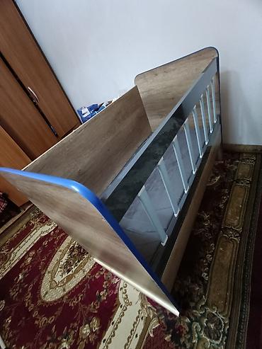 işlənmiş qorkalar: Oğlan və qız üçün, İşlənmiş, Dördbucaq, Beşik, Matrassız, Yellənmə mexanizmi ilə — 1