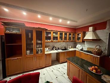 silver kitchen: Кухонный гарнитур, Б/у, цвет - Коричневый, Дерево — 1