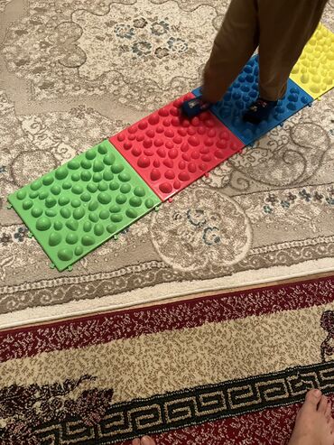 uşaqlar üçün xizək kostyumu: Текстурированные сенсорные плитки для детей (набор из 4 штук)