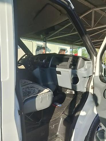 Ford: Ford Transit T350 panelvan Xüsusiyyətlər: - Kuzov: ağ rəngli, arxa — 3