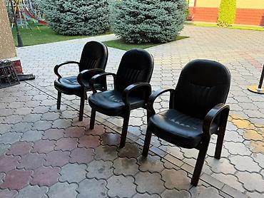 черные часы: Продаю офисные стулья ‼️
Состояние: Нормальное (разное) 
Торг есть‼️ — 4