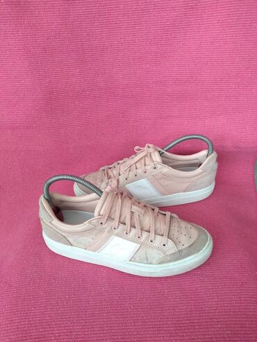 Women's Sneakers and athletic shoes: LACOSTE original patike, prava koza spolja i unutra. Broj je 40 — 12